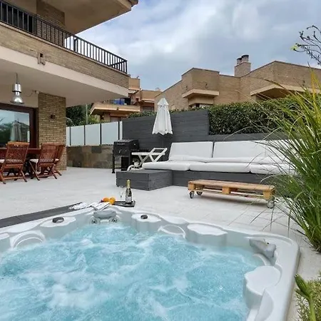Townhouse Taylor * Lloret de Mar